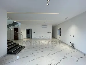 4bdrm House in Ayi Mensa, Oyarifa for sale