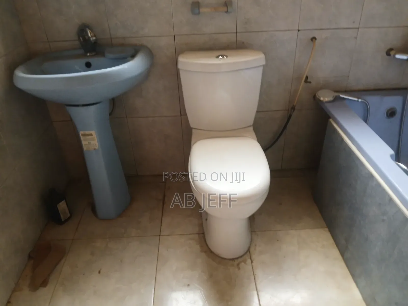 4bdrm House in Nyankyreniase, Kumasi Metropolitan for sale