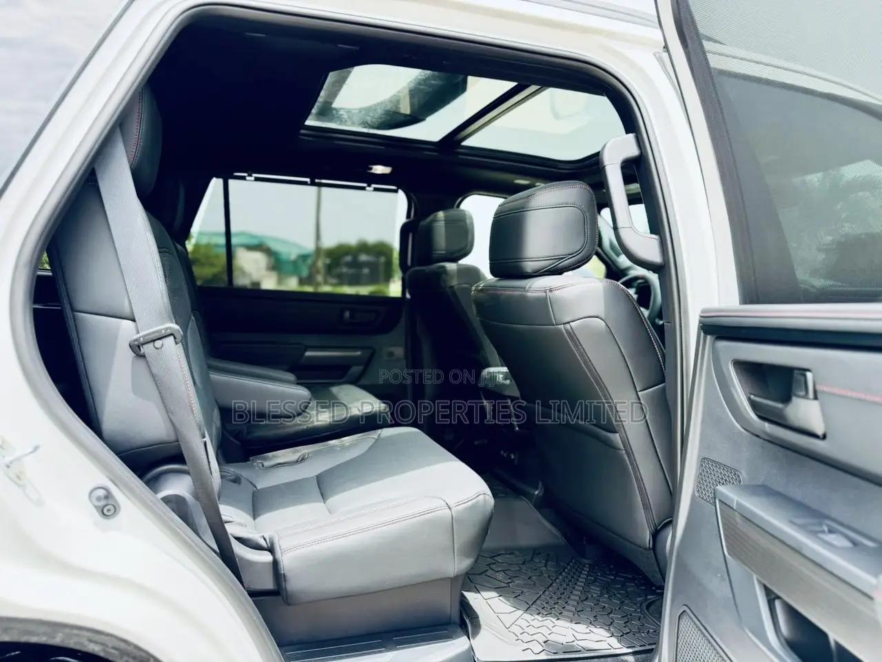 Toyota Sequoia TRD PRO 4WD 2026 White