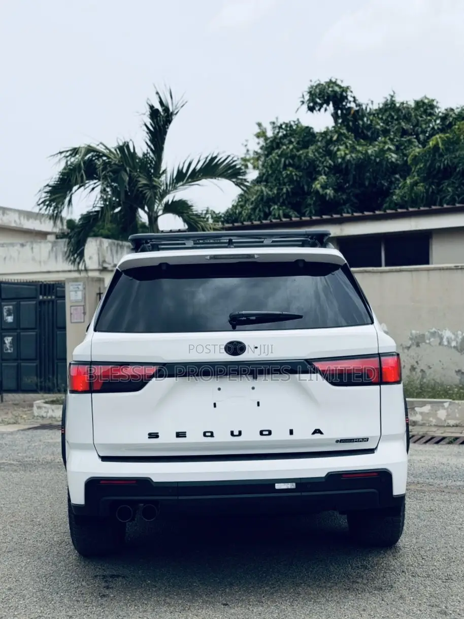 Toyota Sequoia TRD PRO 4WD 2026 White