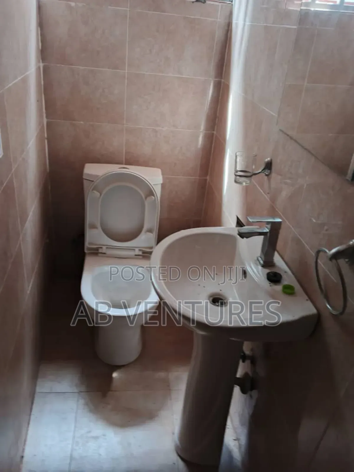 2bdrm Apartment in Oyibi, Valley View Area for rent