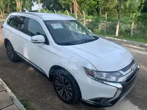 Mitsubishi Outlander SEL AWC 2019 White