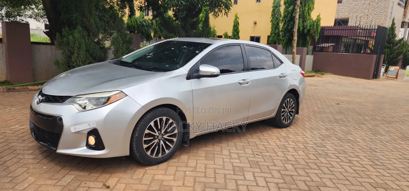 Toyota Corolla S 4dr Sedan (1.8L 4cyl CVT) 2016 Silver