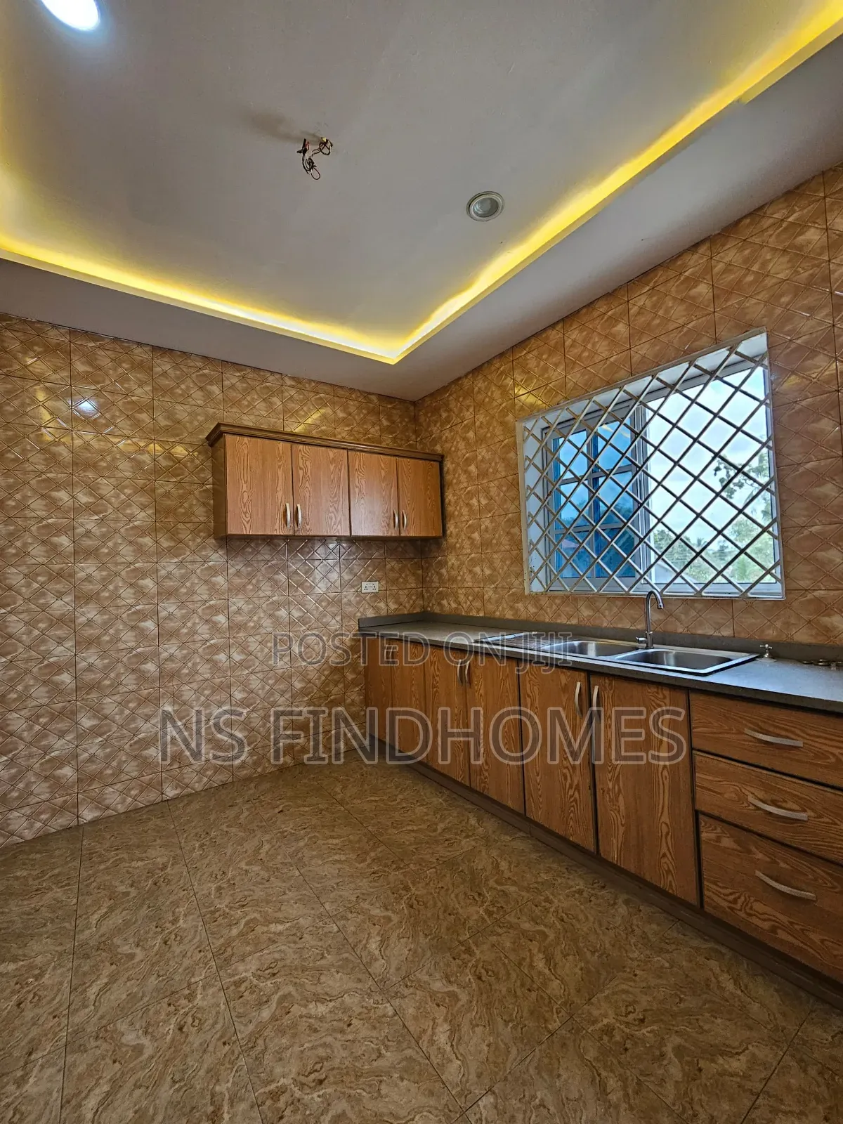 3bdrm Apartment in Parakou Estate for rent