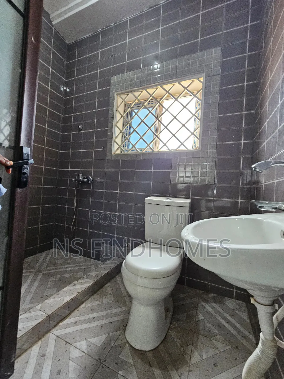 3bdrm Apartment in Parakou Estate for rent