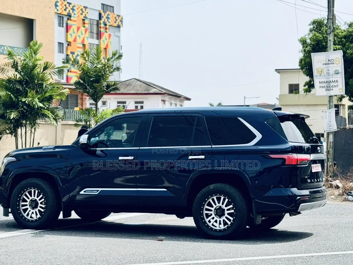 Toyota Sequoia Capstone 4WD 2024 Blue