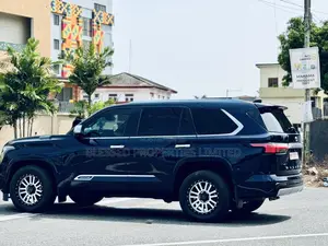 Toyota Sequoia Capstone 4WD 2024 Blue