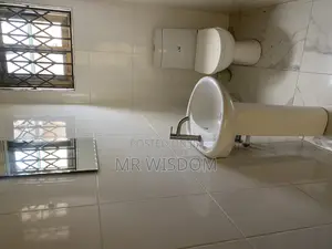 4bdrm Bungalow in Lakeside Estate for rent