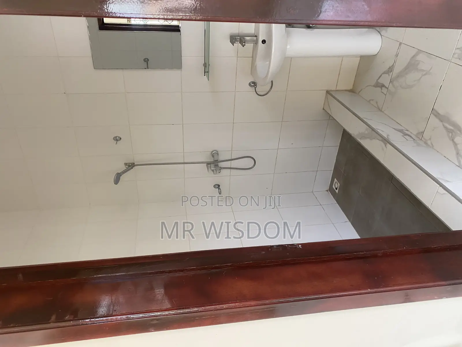 4bdrm Bungalow in Lakeside Estate for rent