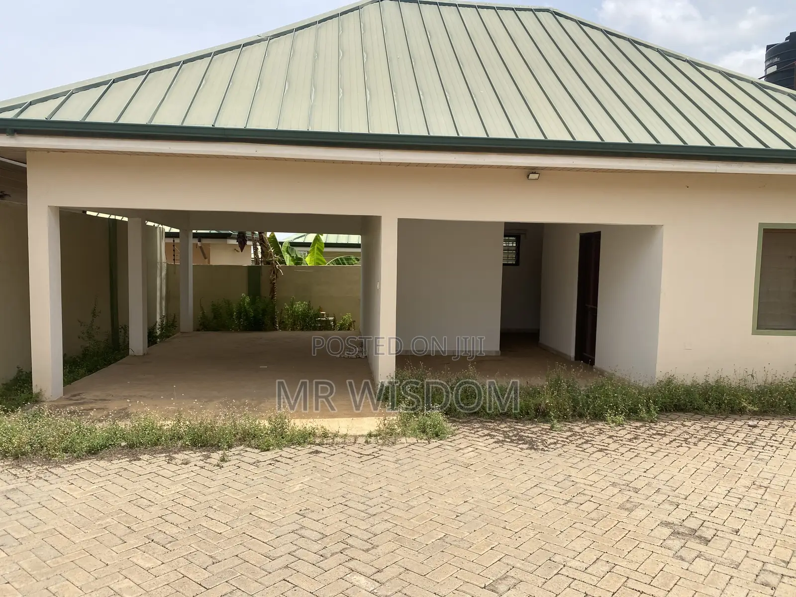 4bdrm Bungalow in Lakeside Estate for rent