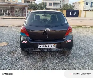 Toyota Vitz 1.0 FWD 5dr 2010 Black
