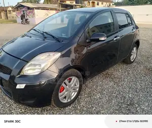 Toyota Vitz 1.0 FWD 5dr 2010 Black