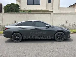 Hyundai Elantra SEL 2023 Gray