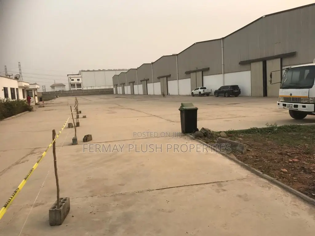 Warehouse With Good Road Network