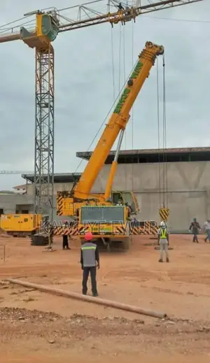 100 Tons Mobile Crane