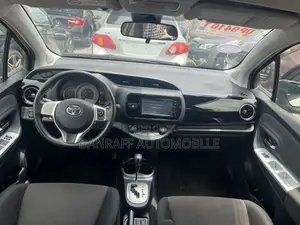 Toyota Vitz 1.5 FWD 5dr 2015 White