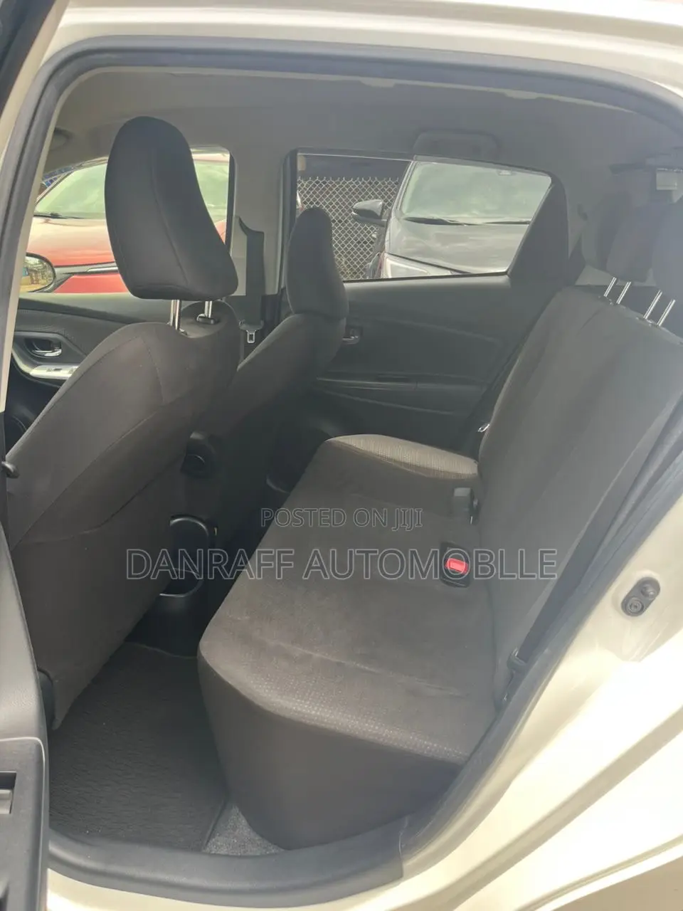 Toyota Vitz 1.5 FWD 5dr 2015 White