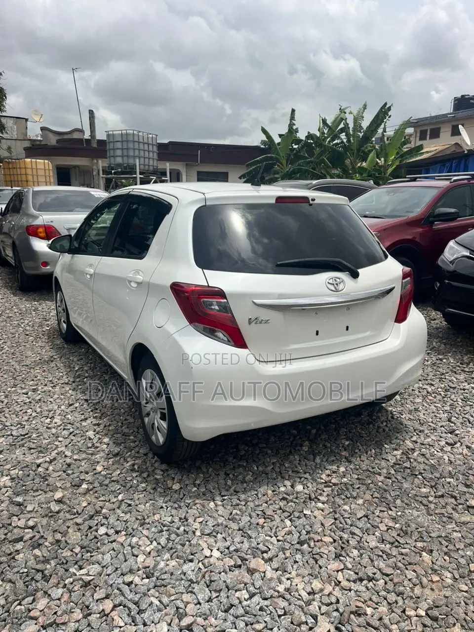 Toyota Vitz 1.5 FWD 5dr 2015 White