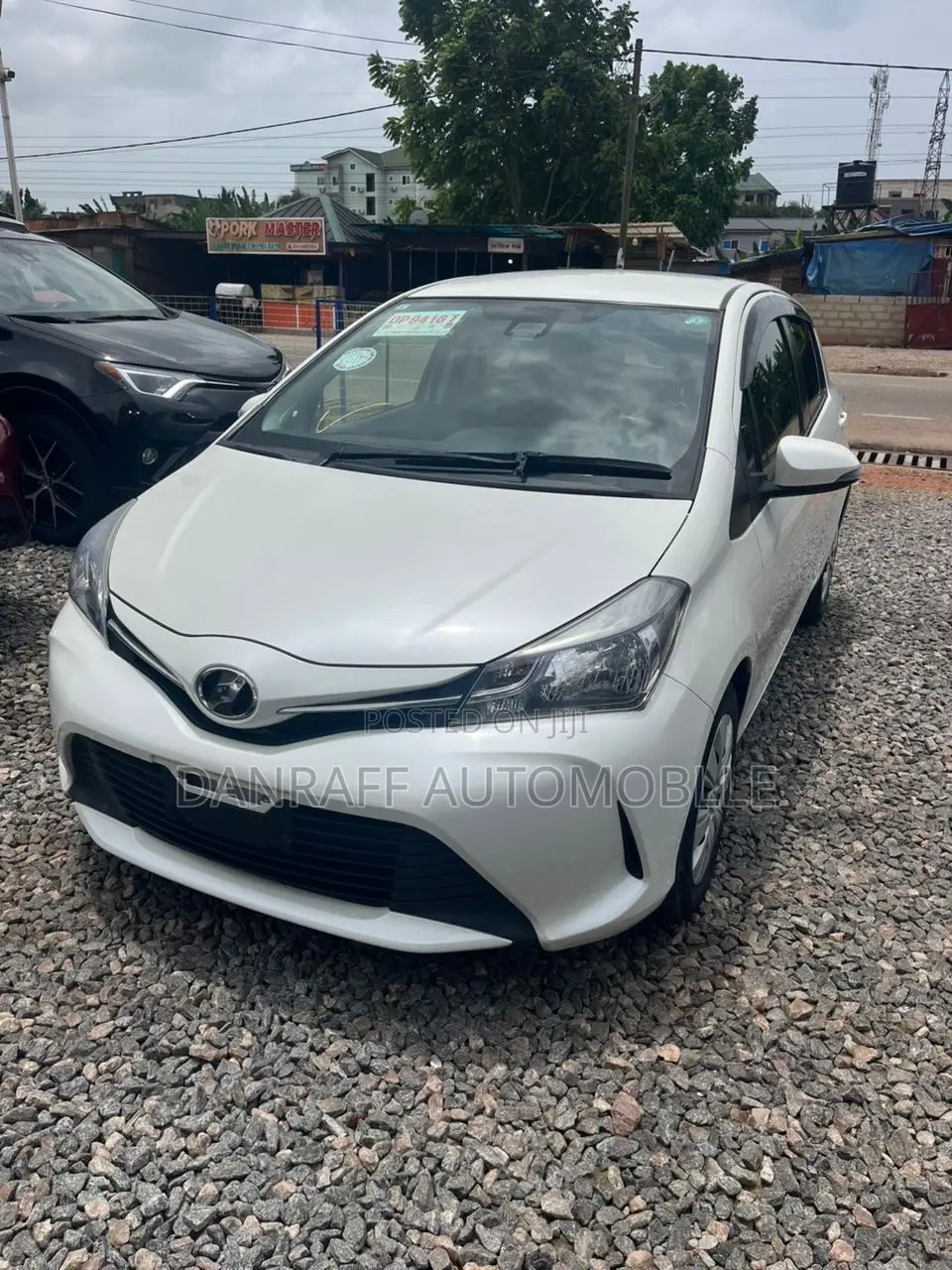 Toyota Vitz 1.5 FWD 5dr 2015 White