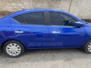 Nissan Versa 1.6 SV 2017 Blue