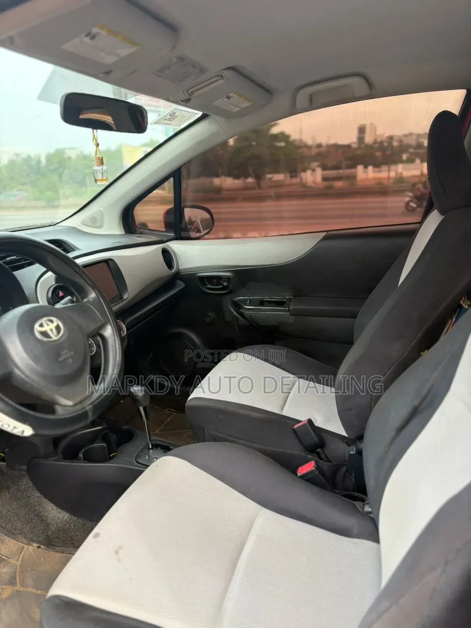 Toyota Yaris 2013 Red