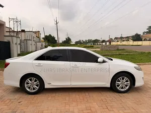 Toyota Camry L 4dr Sedan (2.5L 4cyl 6A) 2014 White