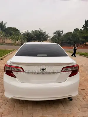 Toyota Camry L 4dr Sedan (2.5L 4cyl 6A) 2014 White