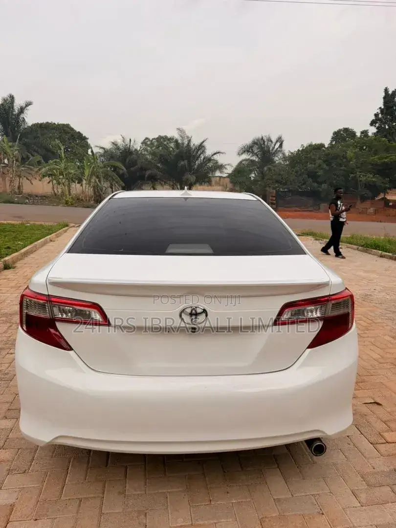Toyota Camry L 4dr Sedan (2.5L 4cyl 6A) 2014 White