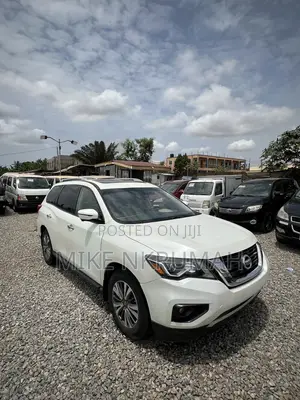 Nissan Pathfinder 2017 White