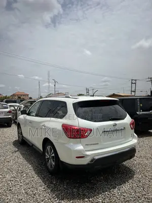 Nissan Pathfinder 2017 White