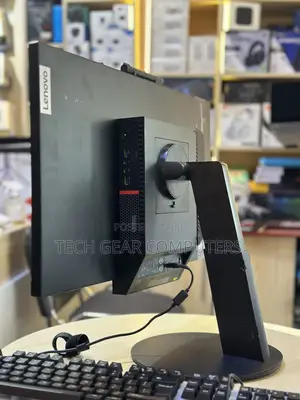 Desktop Computer Lenovo 16GB Intel Core i5 SSD 512GB