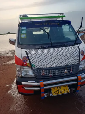 Nissan Caravan (Urvan) 1987 White