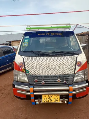 Nissan Caravan (Urvan) 1987 White