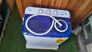 Westpool Powerful 4kg Twin Tub Washing Machine