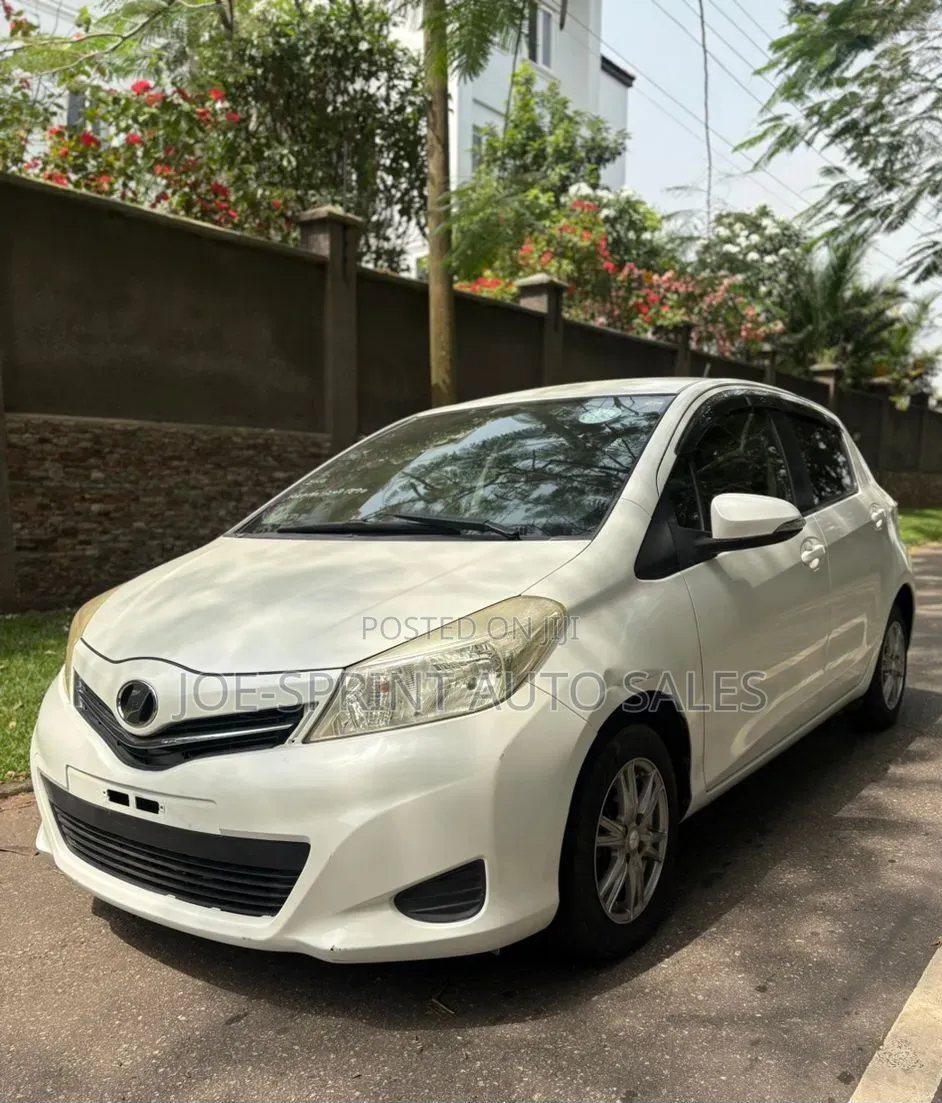 Toyota Vitz 1.3 FWD 3dr 2013 White