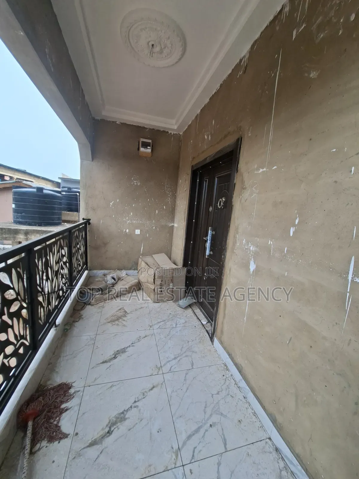 2bdrm Apartment in Madina Un, Zongo Junction for rent