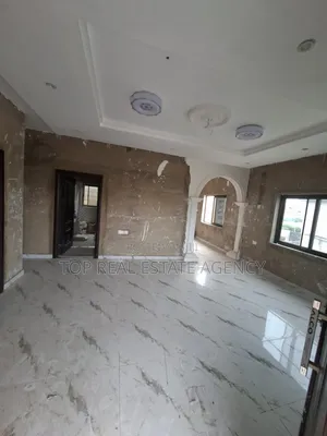2bdrm Apartment in Madina Un, Zongo Junction for rent