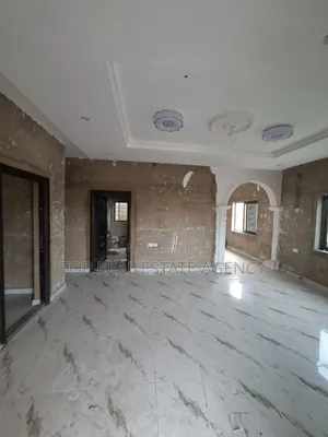 2bdrm Apartment in Madina Un, Zongo Junction for rent