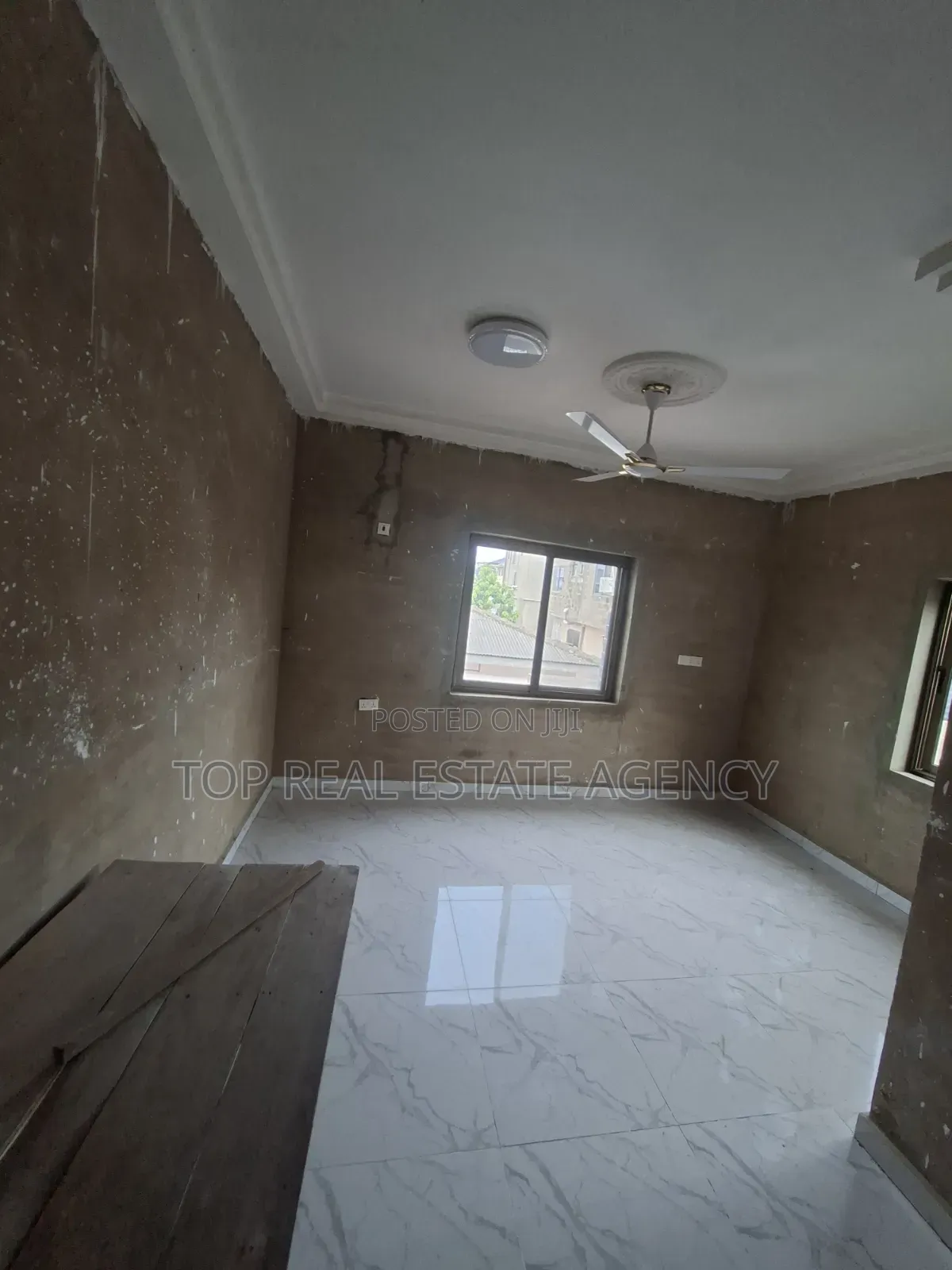 2bdrm Apartment in Madina Un, Zongo Junction for rent