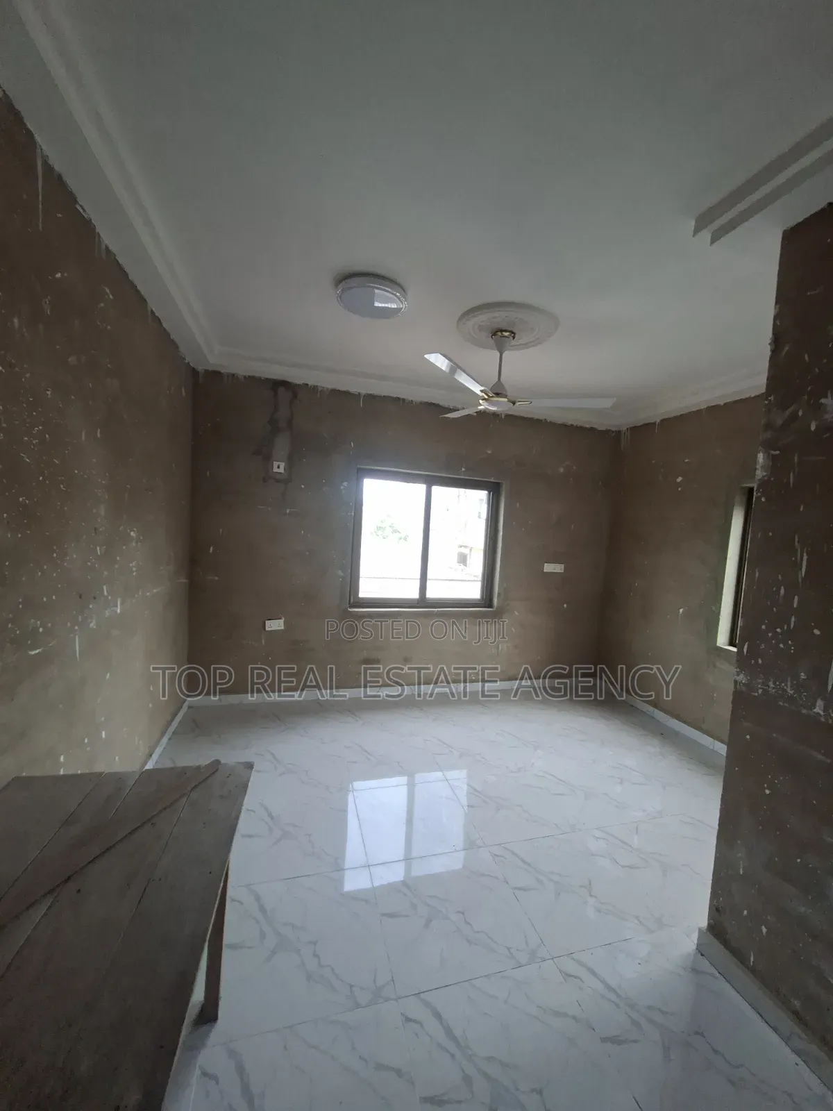 2bdrm Apartment in Madina Un, Zongo Junction for rent