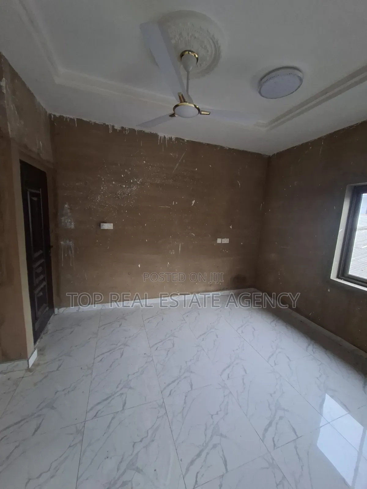 2bdrm Apartment in Madina Un, Zongo Junction for rent
