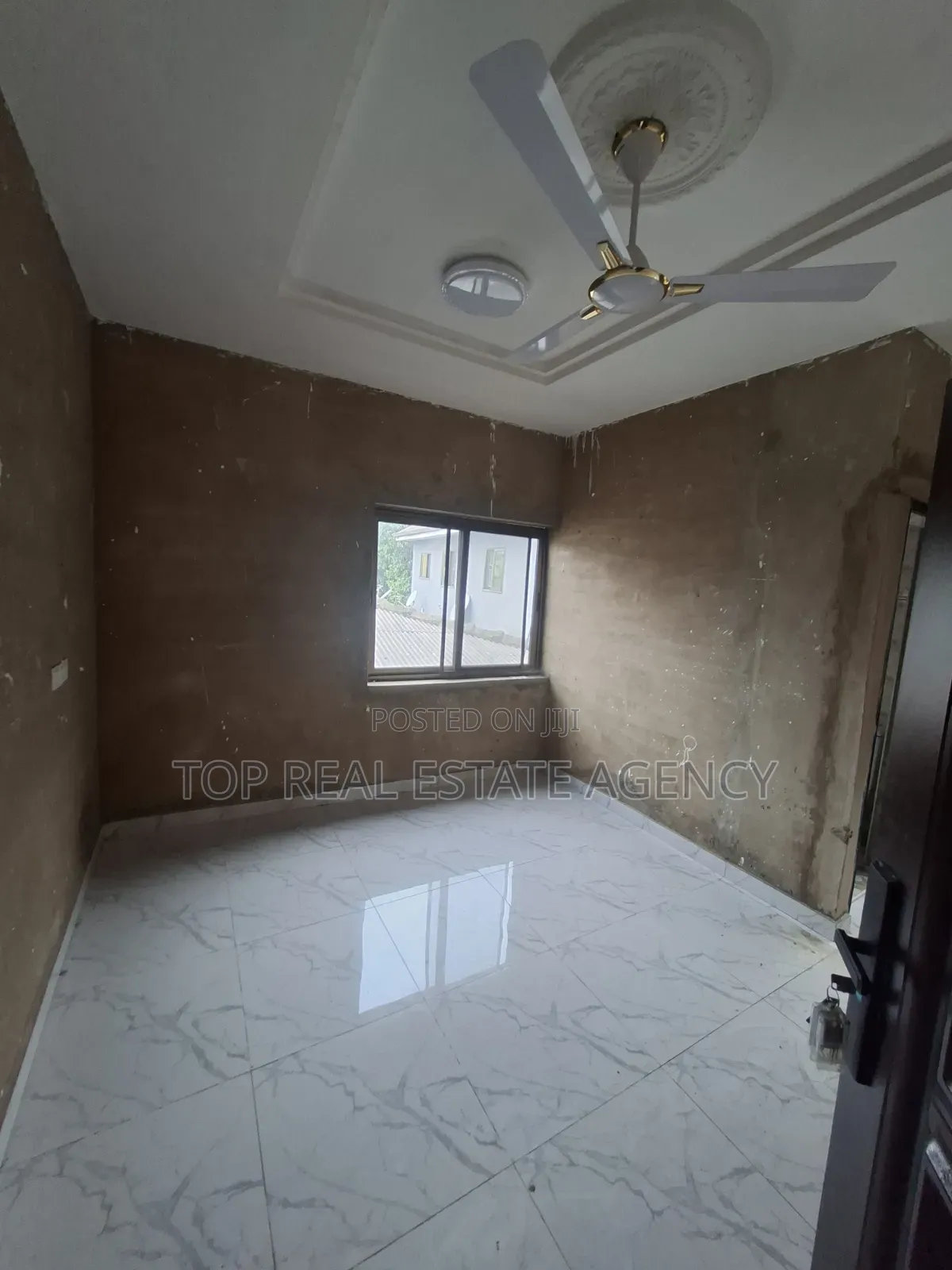 2bdrm Apartment in Madina Un, Zongo Junction for rent