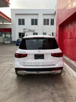 Mercedes-Benz GLB-Class 2023 White