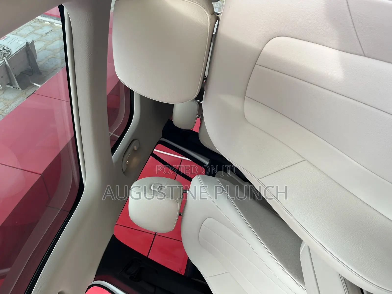Mercedes-Benz GLB-Class 2023 White
