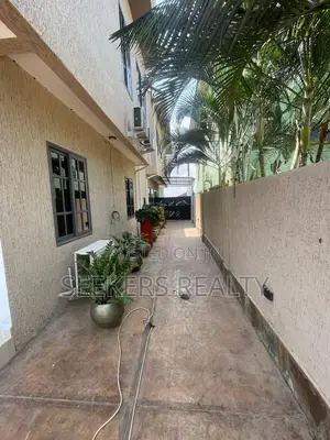 4bdrm House in Seekers Realty, Baatsona Total for rent