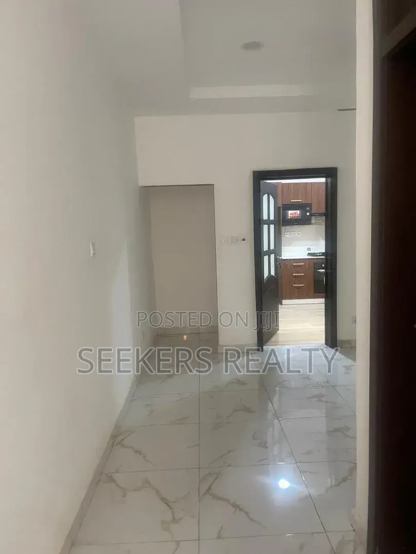 4bdrm House in Seekers Realty, Baatsona Total for rent