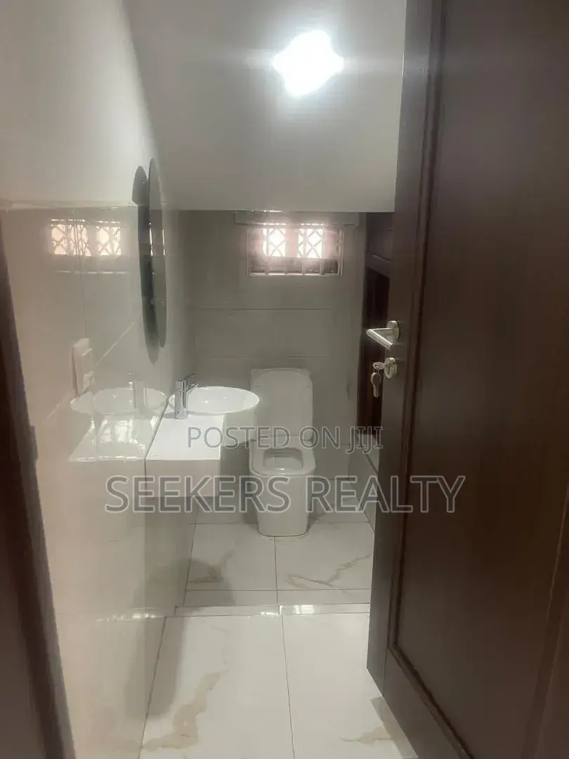 4bdrm House in Seekers Realty, Baatsona Total for rent