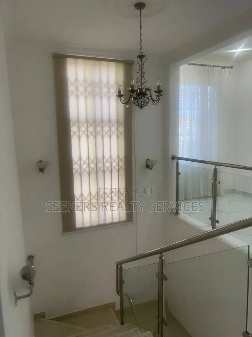 4bdrm House in Seekers Realty, Baatsona Total for rent