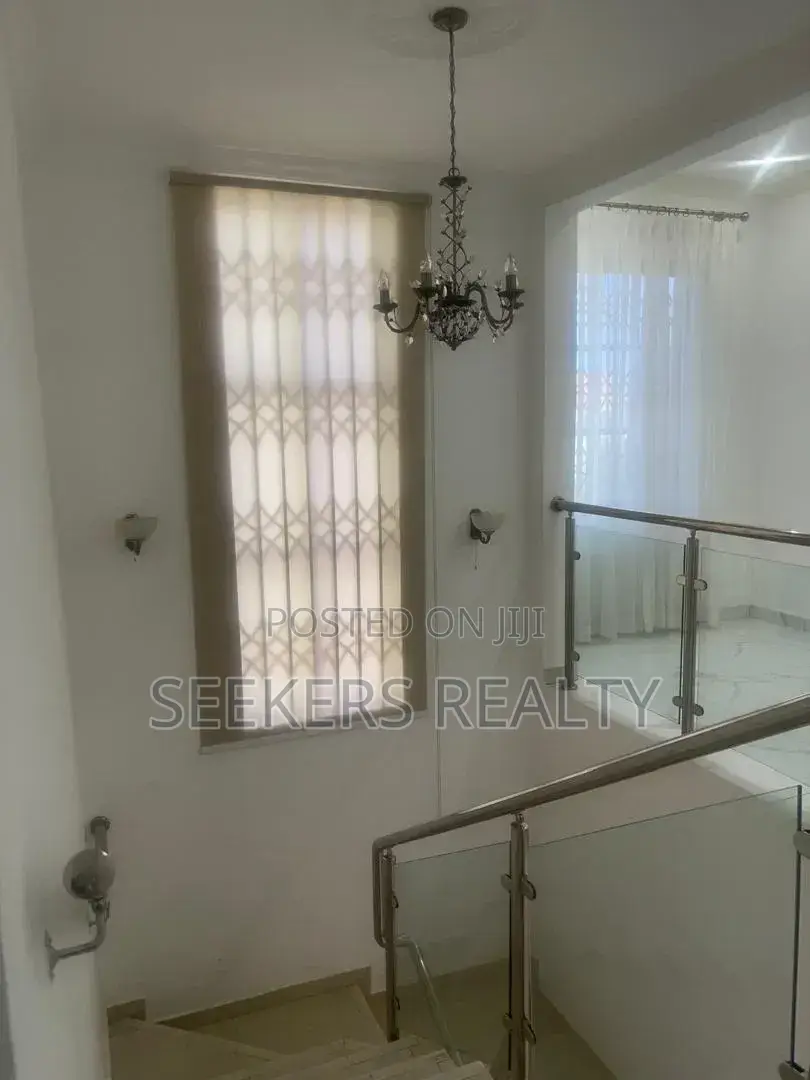 4bdrm House in Seekers Realty, Baatsona Total for rent