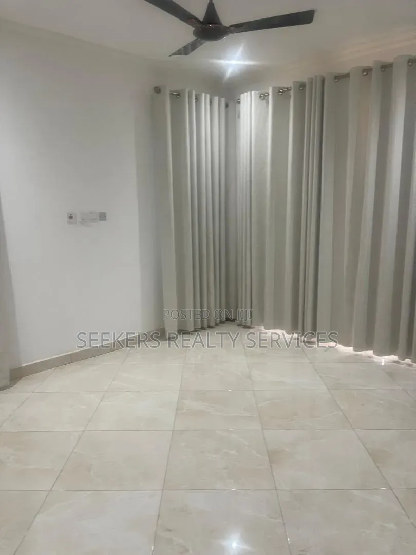 4bdrm House in Seekers Realty, Baatsona Total for rent